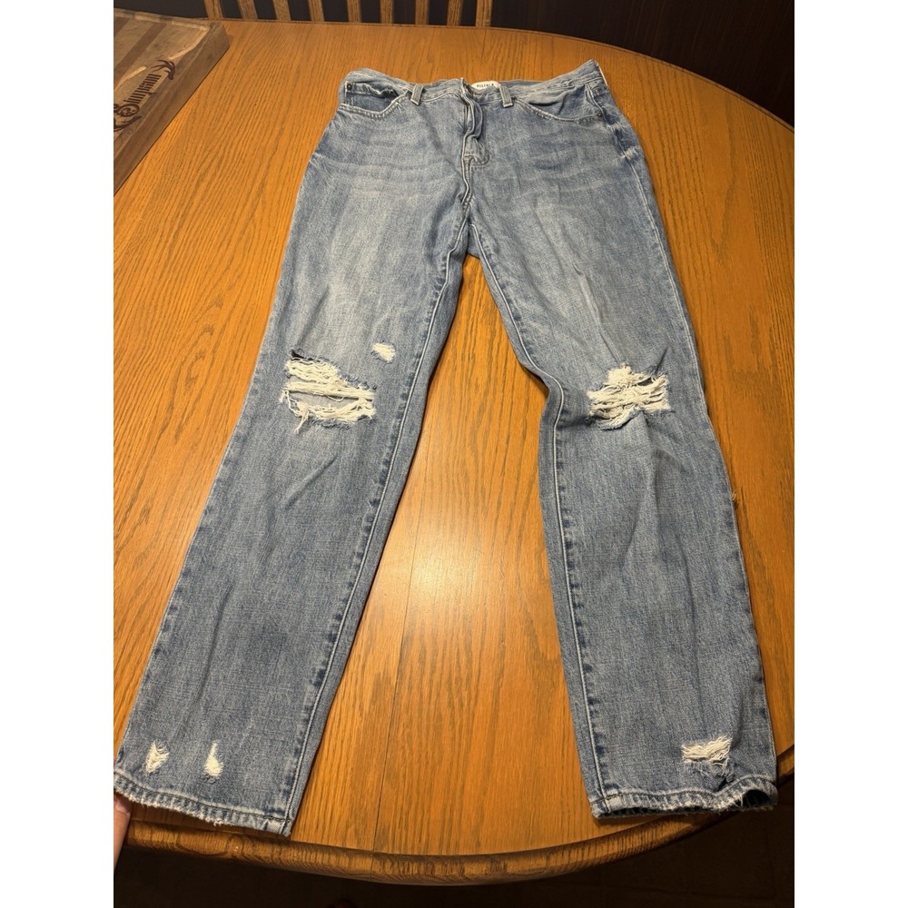 Women's Pistola Jeans 29. 28 In Inseam Straight. Distressed